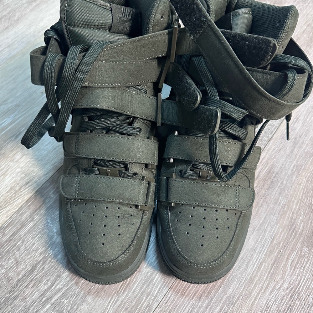 Nike High-Top Sneakers in Olive Green